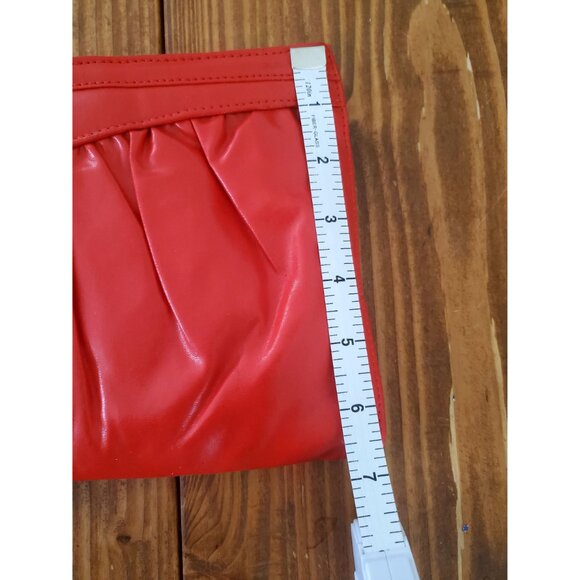 Vintage MCI Red Pleated Faux Leather Clutch Handbag Wrist Strap Zipper Pockets - Picture 4 of 10